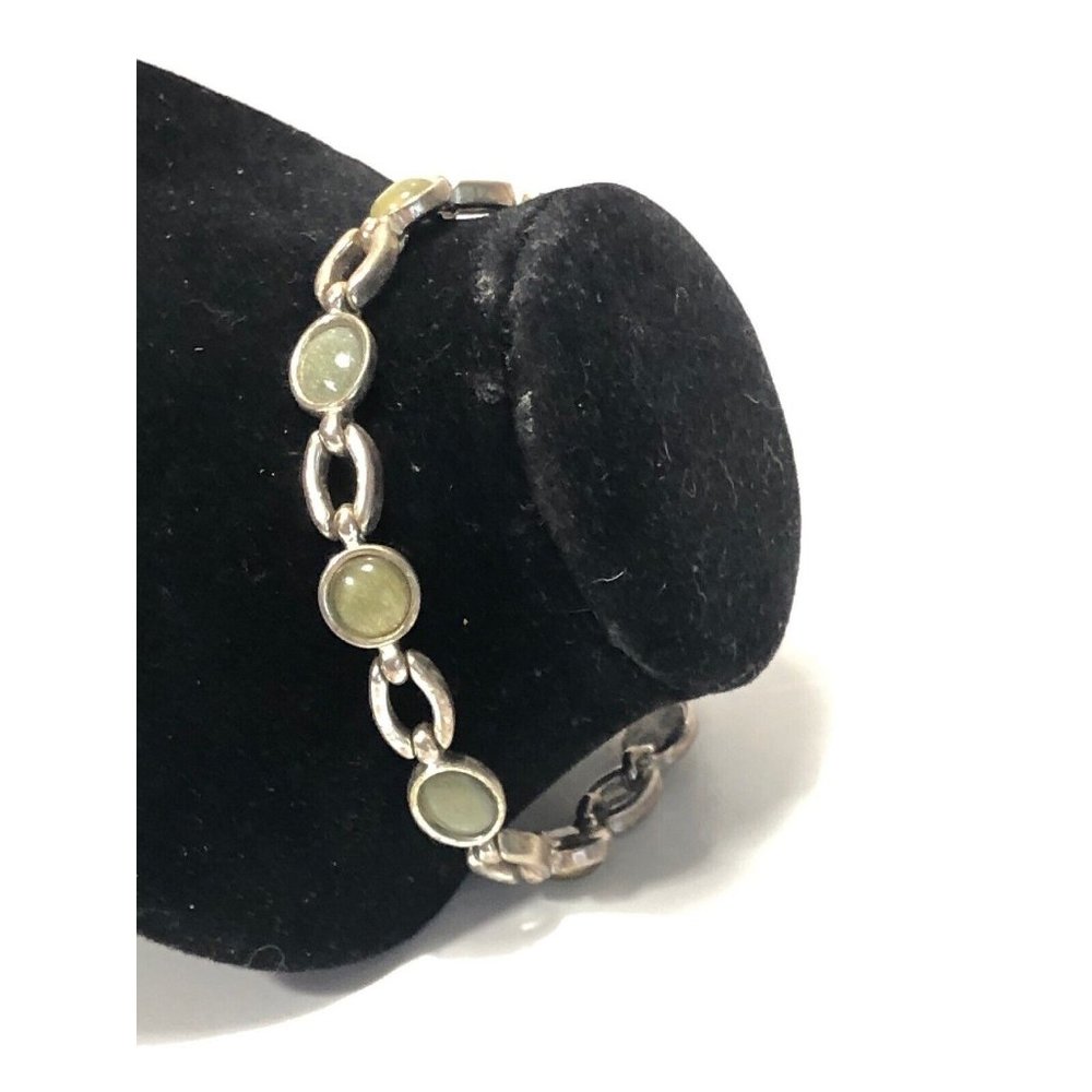 Vintage Silvertone Link Faux Jade 7" Women’s Bracelet. Costume Jewelry.